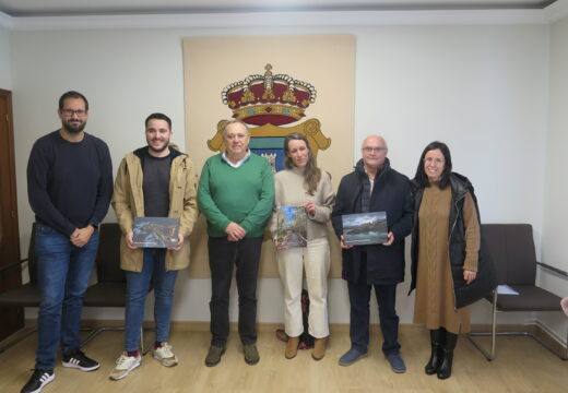 O alcalde entregou os premios aos gañadores do II Concurso de Fotografía a Laracha no Obxectivo